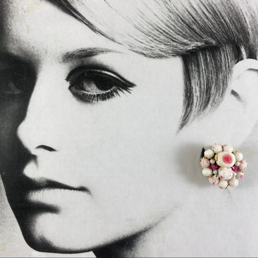 Vintage little cluster pink white beads earrings